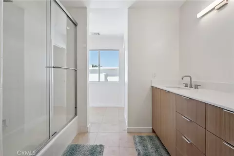 Bath - 4920 Island View St, Oxnard, CA 93035 photo 2 of 4