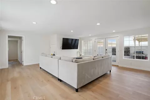Living - 4920 Island View St, Oxnard, CA 93035 photo 3 of 4