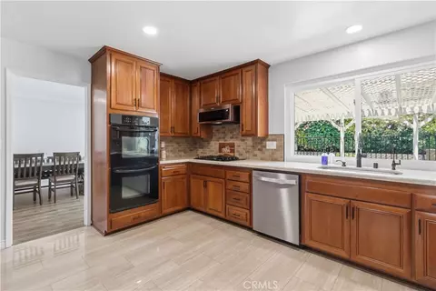 Kitchen - 1563 Cipres Ct, Camarillo, CA 93010 photo 1 of 4