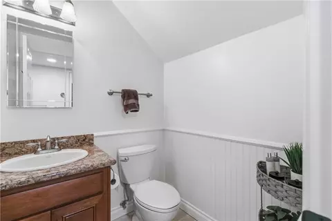 Bath - 1563 Cipres Ct, Camarillo, CA 93010 photo 1 of 4