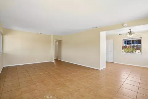 Living - 49272 Hibiscus Dr, Morongo Valley, CA 92256 photo 3 of 9