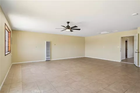 Living - 49272 Hibiscus Dr, Morongo Valley, CA 92256 photo 7 of 9