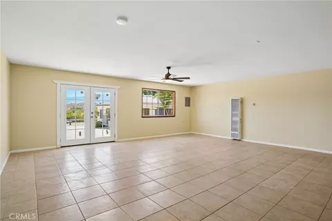 Living - 49272 Hibiscus Dr, Morongo Valley, CA 92256 photo 6 of 9