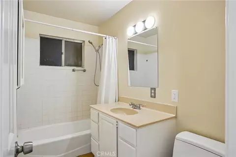 Bath - 49272 Hibiscus Dr, Morongo Valley, CA 92256 photo 2 of 4