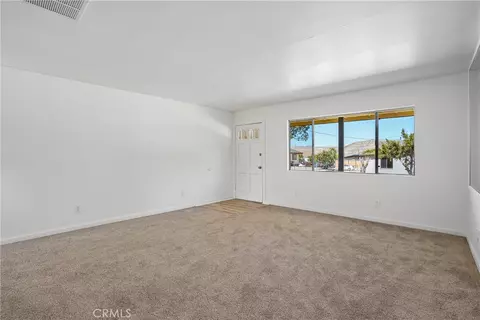 Living - 11618 Rosewood Ave, Morongo Valley, CA 92256 photo 9 of 12