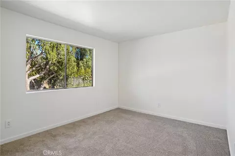 Bedroom - 11618 Rosewood Ave, Morongo Valley, CA 92256 photo 3 of 6
