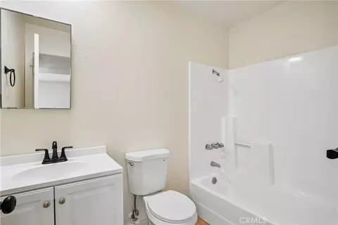 Bath - 11618 Rosewood Ave, Morongo Valley, CA 92256 photo 2 of 3
