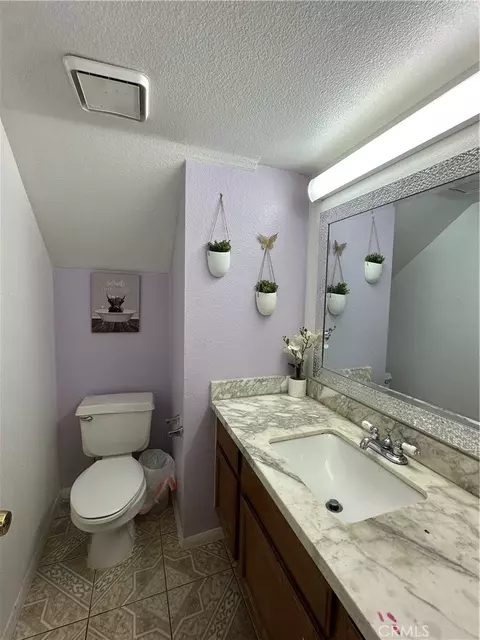 Bath - 5147 Moonraker, Palmdale, CA 93552 photo 1 of 4
