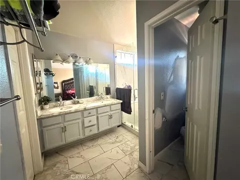 Bath - 5147 Moonraker, Palmdale, CA 93552 photo 2 of 4