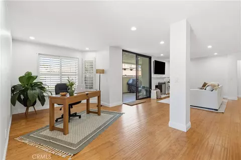 Living - 2234 Martinique, Oxnard, CA 93035 photo 4 of 7