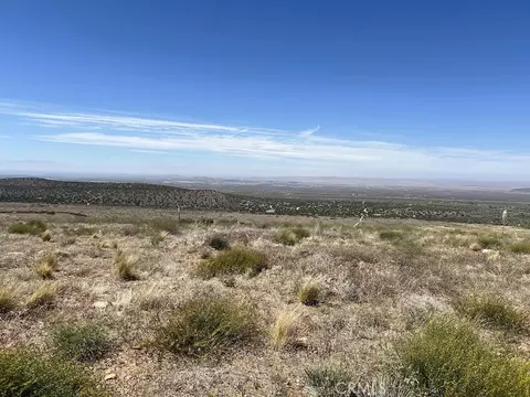0 200, Llano, CA 93544 photo 2