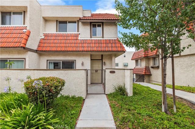 17955 River Cir #4, Canyon Country, CA 91387
