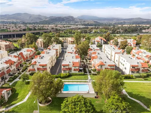 17955 River Cir #4, Canyon Country, CA 91387