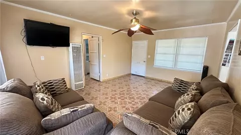19400 Scroll, Reseda, CA 91335 photo 4