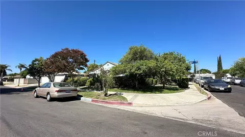 19400 Scroll, Reseda, CA 91335 photo 2