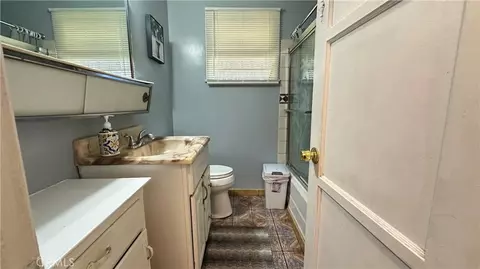 19400 Scroll, Reseda, CA 91335 photo 12