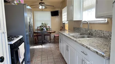 19400 Scroll, Reseda, CA 91335 photo 7