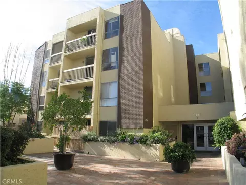 5143 Bakman #417, North Hollywood, CA 91601