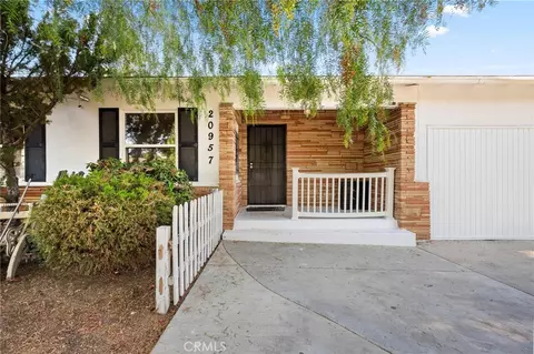 20957 Community St, Canoga Park, CA 91304