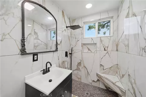 Bath - 6289 Dana Ave, Simi Valley, CA 93063 photo 4 of 4