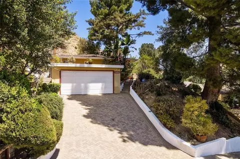 10527 Colebrook St, Shadow Hills, CA 91040