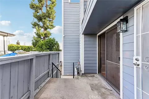 15113 Saticoy St #25, Van Nuys, CA 91405