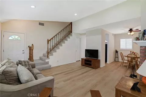 Living - 1980 Rory #6, Simi Valley, CA 93063 photo 3 of 4