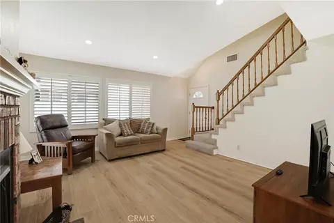 Living - 1980 Rory #6, Simi Valley, CA 93063 photo 4 of 4