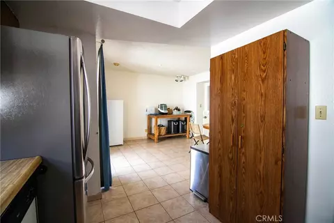Entry Way - 639 E Olive #5, Burbank, CA 91501 photo 1 of 3
