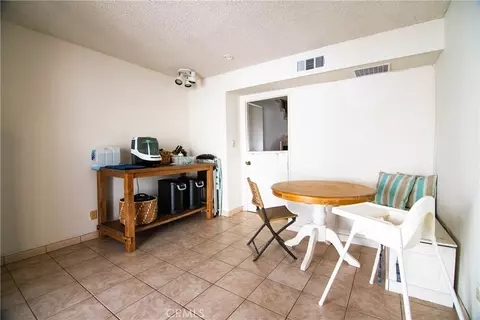 Dining - 639 E Olive #5, Burbank, CA 91501 photo 1 of 2