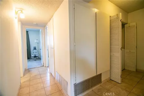 Entry Way - 639 E Olive #5, Burbank, CA 91501 photo 3 of 3