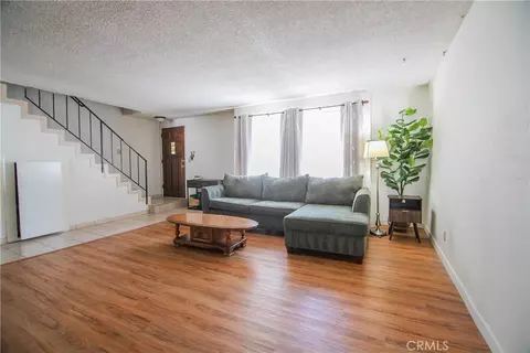 Living - 639 E Olive #5, Burbank, CA 91501 photo 3 of 6