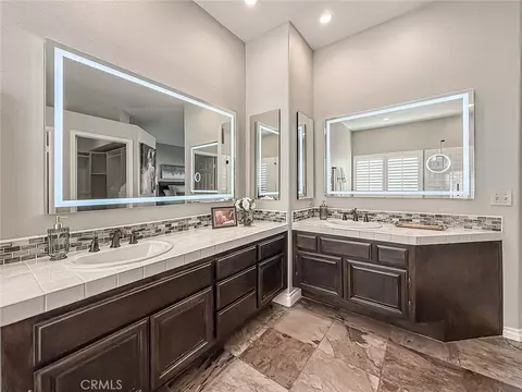 Bath - 549 Myrtle Ct, Oak Park, CA 91377 photo 7 of 11