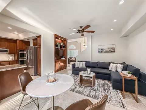 Living - 549 Myrtle Ct, Oak Park, CA 91377 photo 5 of 5
