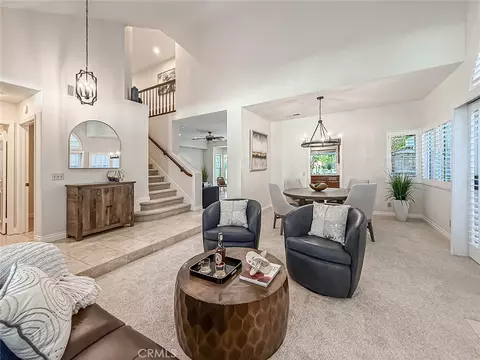 Living - 549 Myrtle Ct, Oak Park, CA 91377 photo 3 of 5