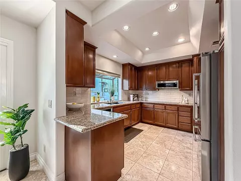 Kitchen - 549 Myrtle Ct, Oak Park, CA 91377 photo 1 of 5