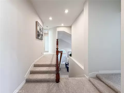 Entry Way - 549 Myrtle Ct, Oak Park, CA 91377 photo 3 of 4