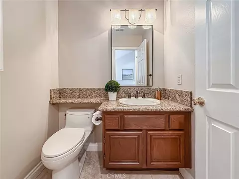 Bath - 549 Myrtle Ct, Oak Park, CA 91377 photo 1 of 11
