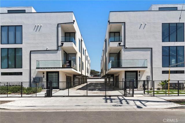 6511 N Contour, North Hollywood, CA 91606