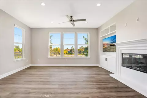 Living - 1431 Windshore, Oxnard, CA 93035 photo 2 of 6