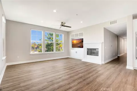 Living - 1431 Windshore, Oxnard, CA 93035 photo 3 of 6