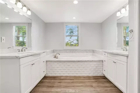 Bath - 1431 Windshore, Oxnard, CA 93035 photo 2 of 2