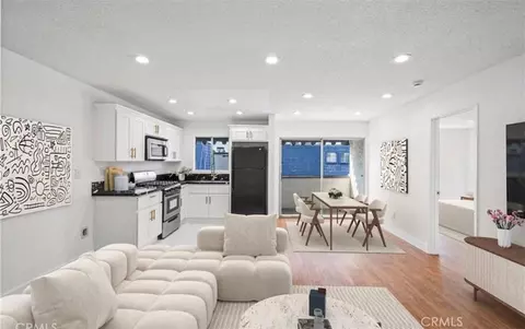 18530 Hatteras #333, Tarzana, CA 91356