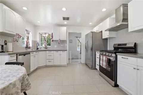 16775 Sierra Hwy, Canyon Country, CA 91351