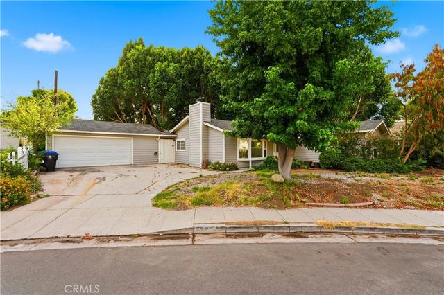 5345 Don Pio Dr, Woodland Hills, CA 91364