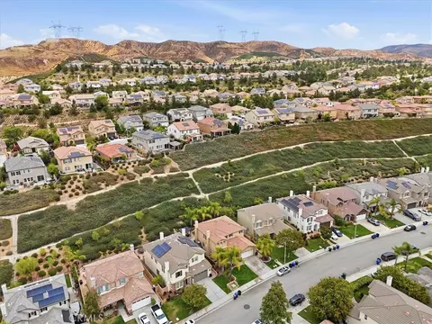 View/Area - 19681 Mathilde, Saugus, CA 91350 photo 3 of 4