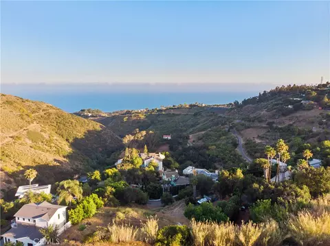 26585 Ocean View Dr, Malibu, CA 90211