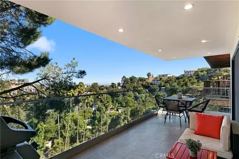 8960 Crescent Dr, Los Angeles, CA 90046