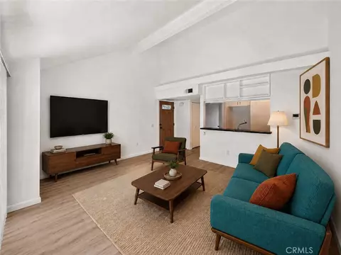 7131 Farralone #46, Canoga Park, CA 91303