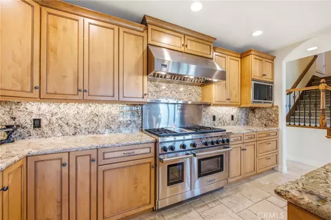 Kitchen - 12077 Haven Crst, Moorpark, CA 93021 photo 3 of 9